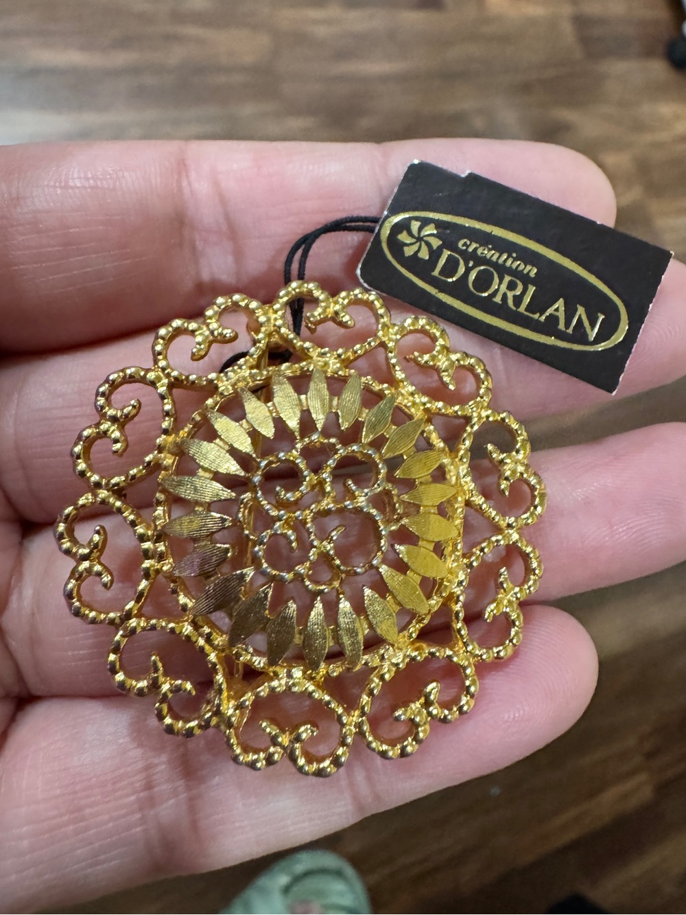 DORLAN Gold Filigree Floral Brooch - Gold